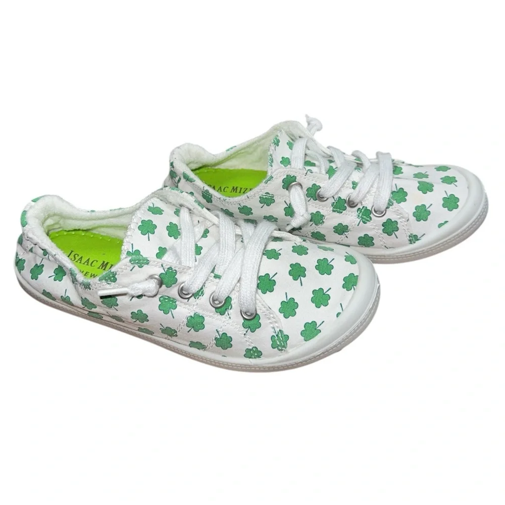 Isaac Mizrahi Women’s White Canvas Sneakers with‎ Green Clover Design size 6.5